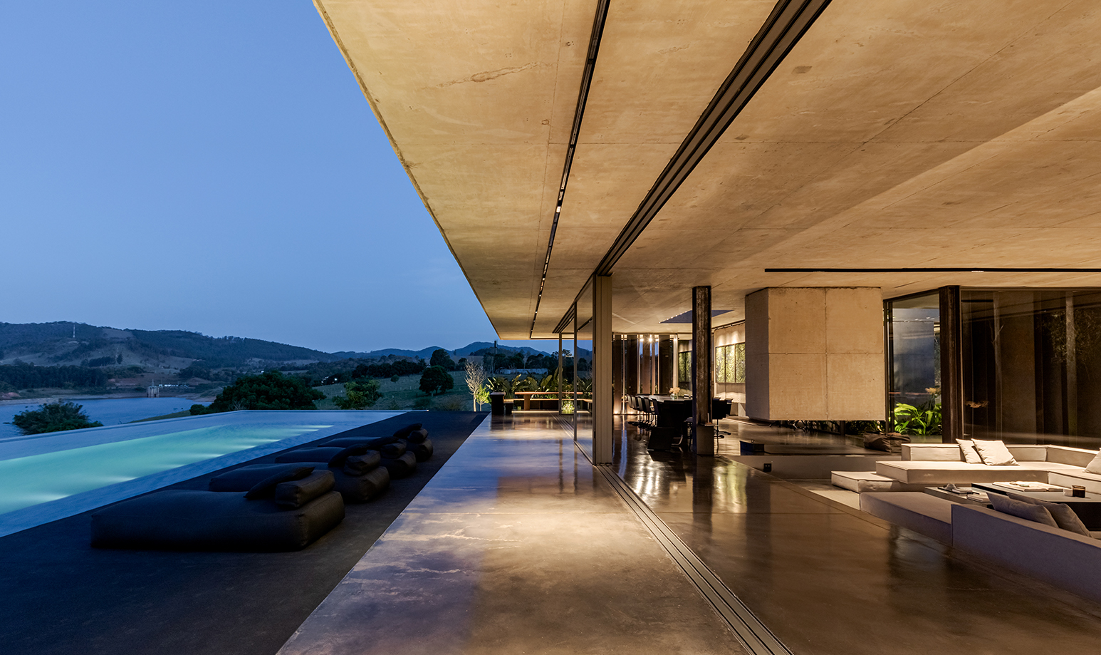 Residência AM, Joanópolis, SP